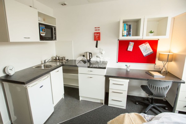 Finding roommates for Lancashire student flats,Lancashire student rooms with all utilities included price