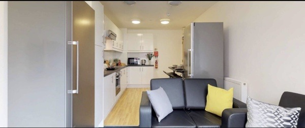 London student apartment deposit refund tips,London student housing early bird discounts