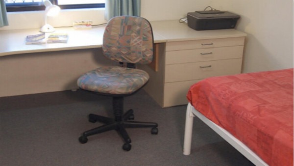 Advantages of en-suite rooms in Swansea student housing,Shared student flat monthly costs Swansea