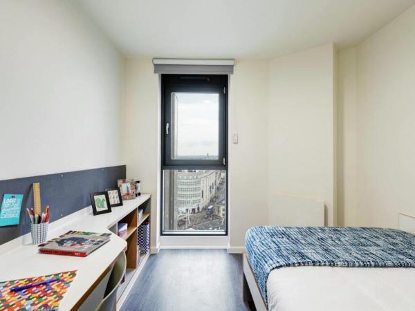 Liverpool student accommodation near top universities,Best value student flats in Liverpool