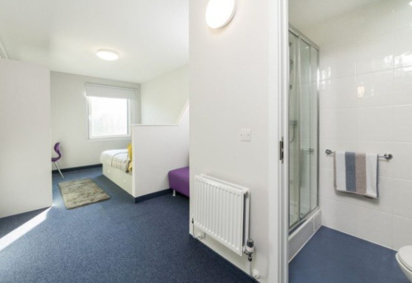 Maintenance requests for London student flats,Shared student flat monthly costs London