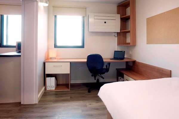 Finding roommates for London student flats,London student accommodation price trends