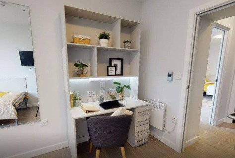 Advantages of en-suite rooms in Manchester student housing,Cost of student accommodation near Manchester tube stations