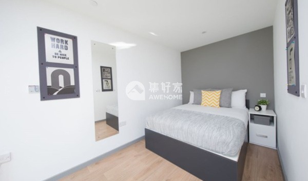 Advantages of en-suite rooms in London student housing,Best value student flats in London