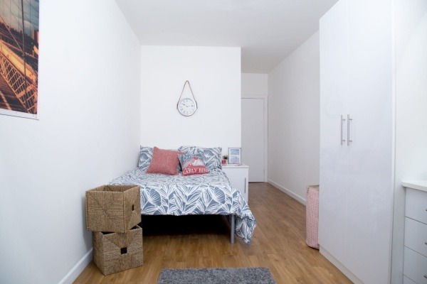 Oxford university campus vs off-campus housing,Best deals for student accommodation in Oxford