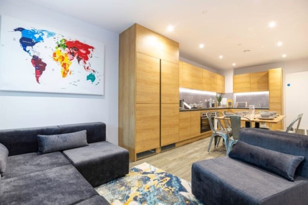 Pros and cons of Gold Coast student residence halls,Best deals for student accommodation in Gold Coast