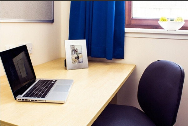 Finding roommates for Cheltenham student flats,Cheap student accommodation Cheltenham