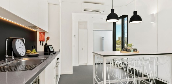 Checklist for moving into a Gold Coast student apartment,Gold Coast student accommodations near public transport.