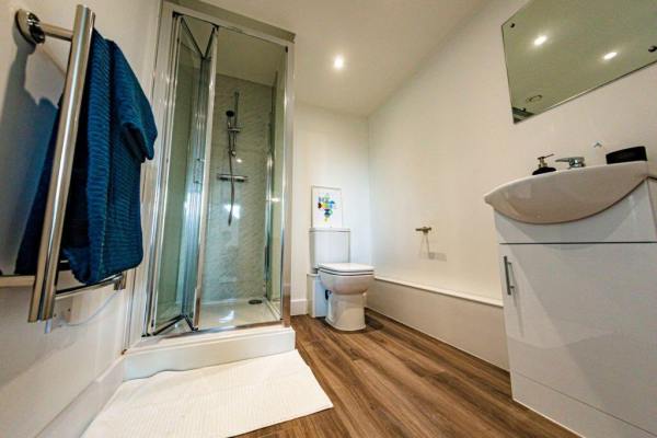 London student accommodation near top universities,London student rooms with all utilities included price