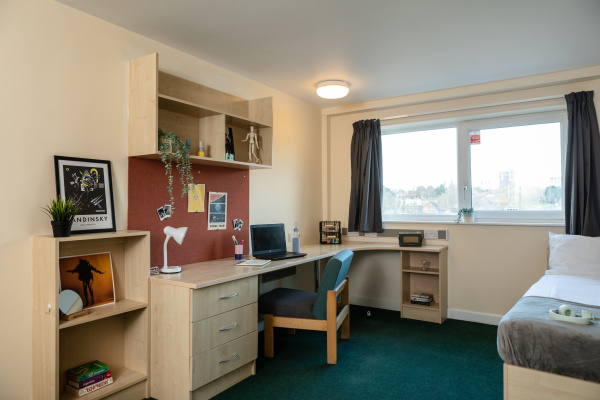 How to negotiate rent for student properties in Plymouth,Plymouth international student housing prices