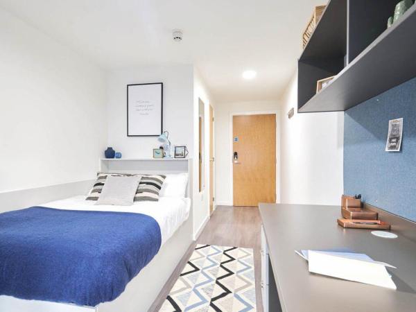 Finding roommates for London student flats,Best priced student housing in London