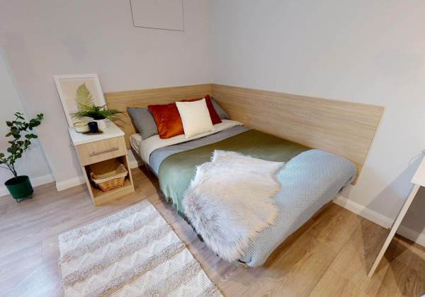 London student accommodation contracts explained,Low-cost student flats in London