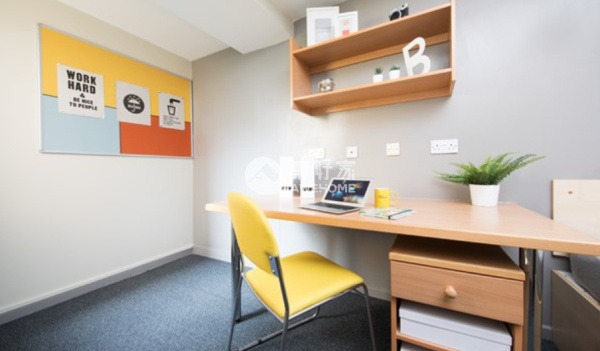 Renewing or ending a student housing lease in Liverpool,Cost-effective student residence Liverpool