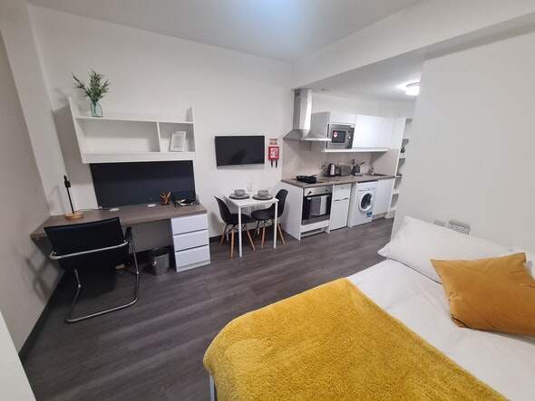 London student accommodation near top universities,Shared student flat monthly costs London