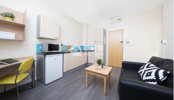 Finding roommates for Canberra student flats,Canberra student flats with a balcony.