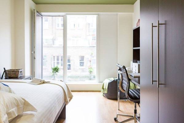 Advantages of en-suite rooms in Liverpool student housing,Low-cost student flats in Liverpool