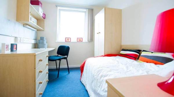 Renewing or ending a student housing lease in Lancashire,Cheap student accommodation Lancashire