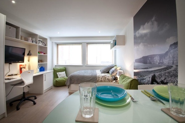 Best time of year to look for student housing in London,How comfortable are the beds in London student apartments?