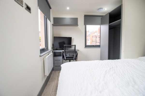 Leicester student accommodations with gyms or fitness centers,Semester-based student housing prices in Leicester