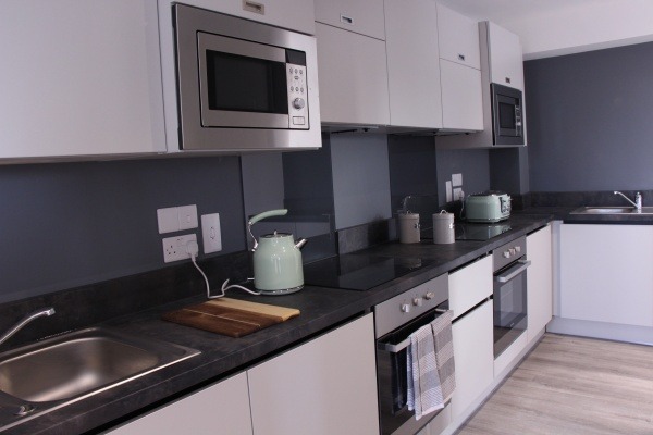 Maintenance requests for London student flats,Low-cost student flats in London