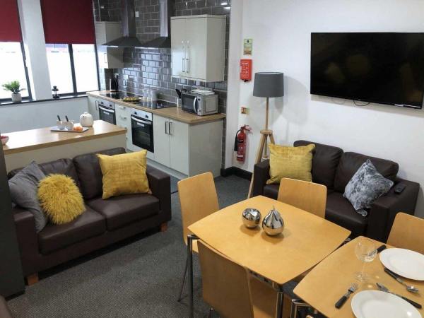 Leeds student accommodation near top universities,Leeds student accommodation deposit amount