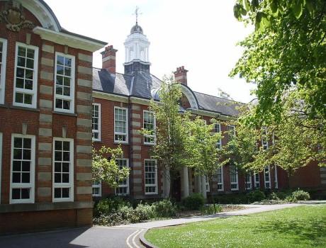 英国南安普顿大学住宿推荐 南安普顿大学附近住宿多少钱一周