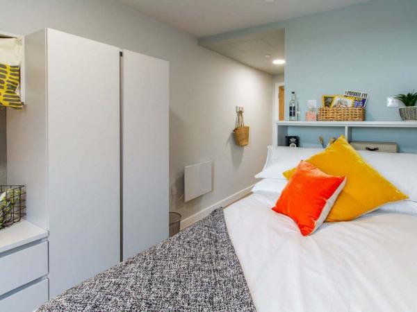 Sydney student accommodation safety features,Cost of student accommodation near Sydney tube stations