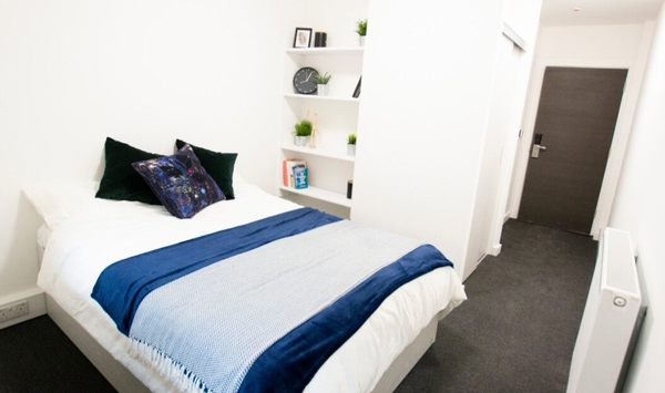 Pros and cons of Swansea student residence halls,Cost-effective student residence Swansea