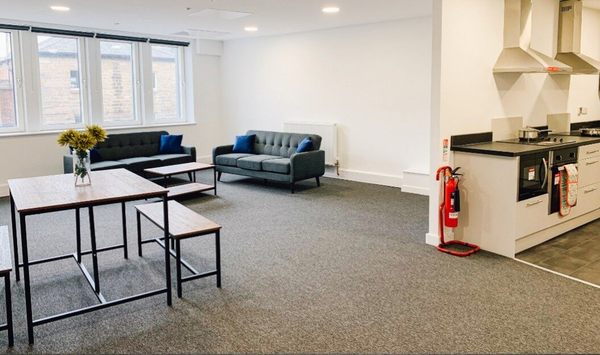 Advantages of en-suite rooms in Melborune student housing,How safe is the surrounding area of Melborune universities?