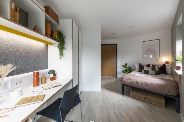 Pros and cons of Birmingham student residence halls,Cheap student en-suite rooms in Birmingham