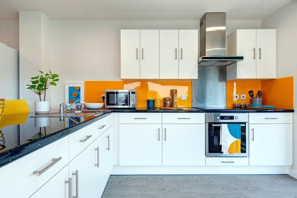 Advantages of en-suite rooms in LosAngeles student housing,LosAngeles student housing early bird discounts