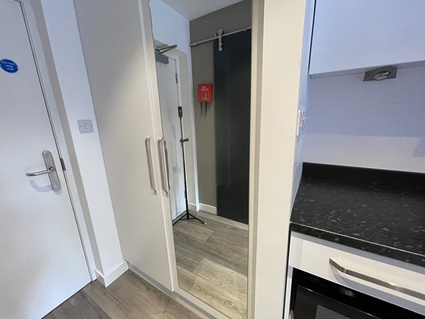 How to negotiate rent for student properties in Salford,Cheap student en-suite rooms in Salford