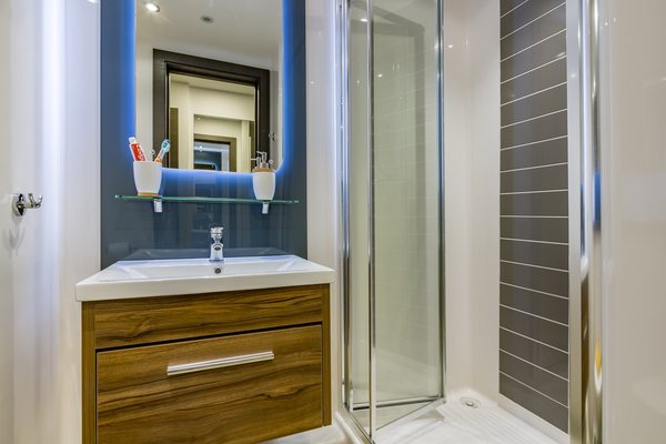Shared student apartments in London pros and cons,Is renting in London safe for students?