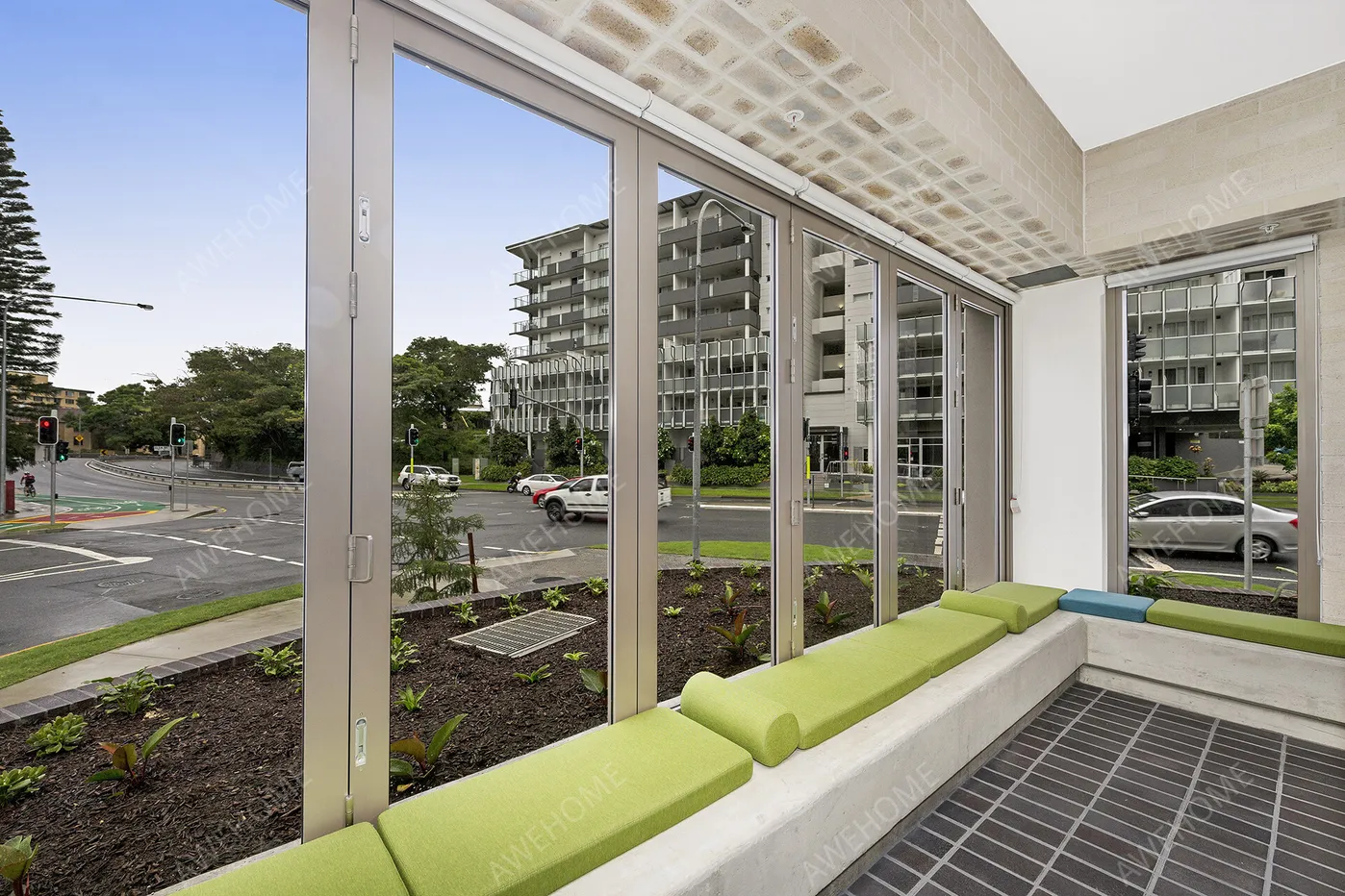 Brisbane RentalsScape St Lucia