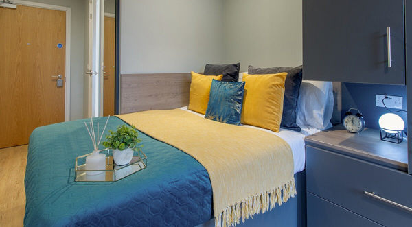 Checklist for moving into a Dublin student apartment,Cost of student accommodation near Dublin tube stations