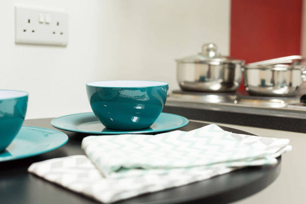 Safe areas in Liverpool for international students to live,Cost of student accommodation near Liverpool tube stations