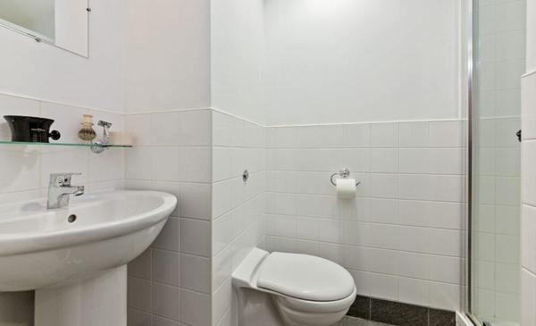 Pros and cons of Leicester student residence halls,Cheap student living in Leicester city