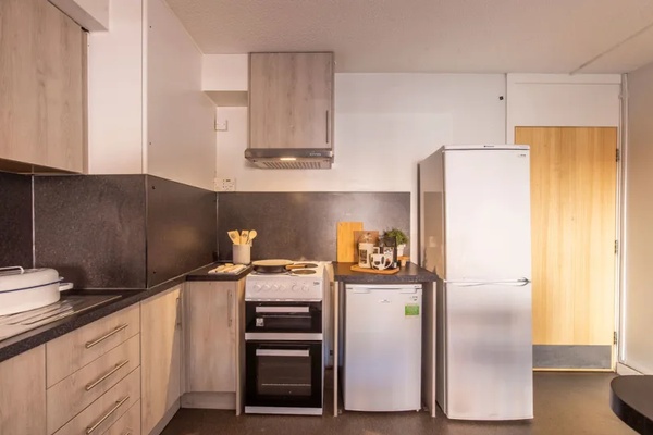 Finding roommates for Leeds student flats,How comfortable are the beds in Leeds student apartments?