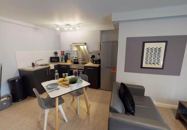 Best time of year to look for student housing in Suffolk,Are pets allowed in Suffolk student apartments?