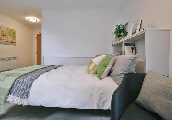 London student accommodation application process,London student housing near campus prices