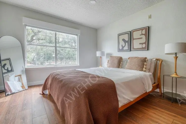 Austin RentalsAlma Arboretum  249