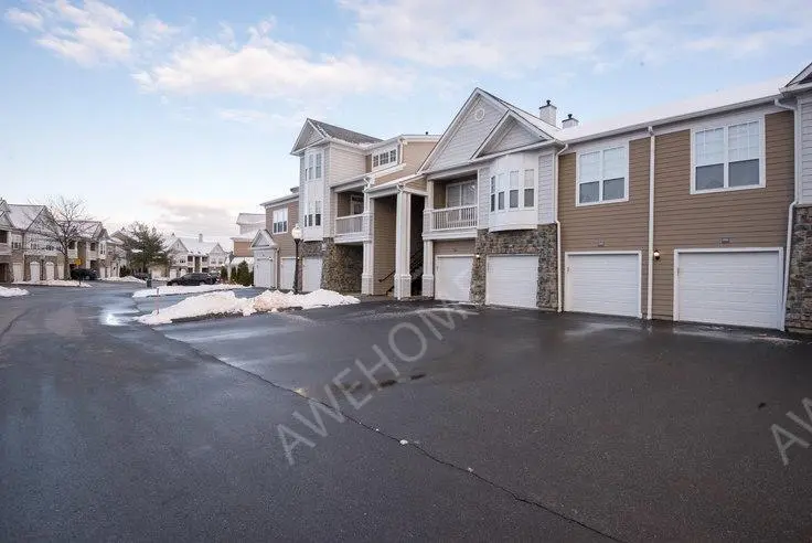 Boston RentalsAvalon Bear Hill 1025