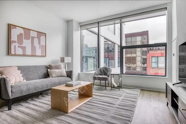 Chicago RentalsThe Van Buren 533