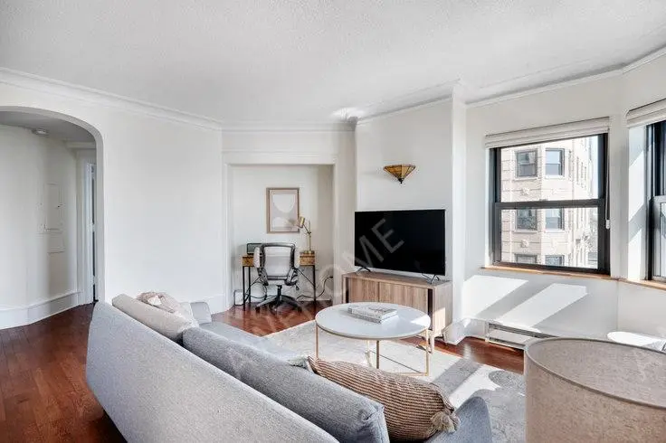 Chicago RentalsThe Deco 947