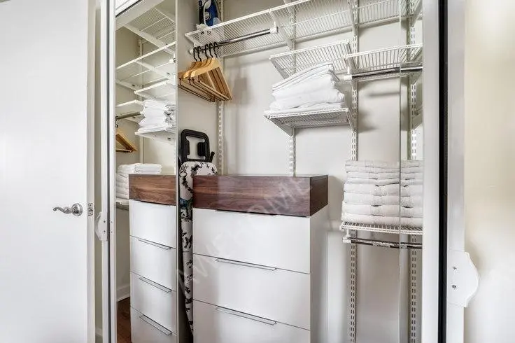 Chicago RentalsThe Deco 947