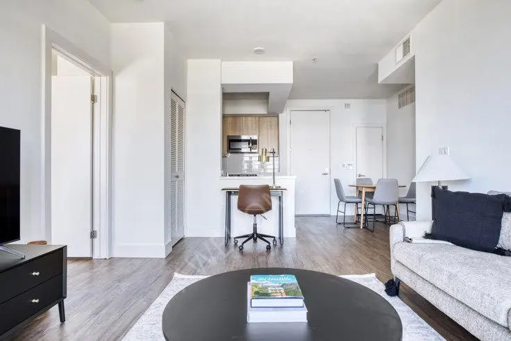 洛杉磯租房Living At NoHo 528