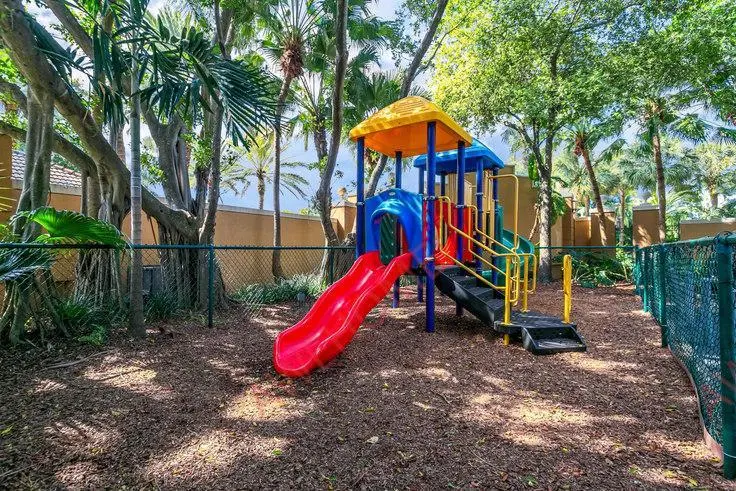 迈阿密租房E Country Club Drive 1018683P