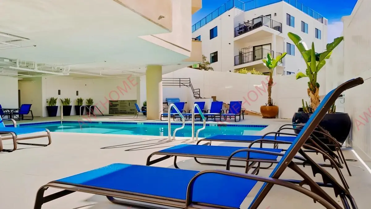 洛杉磯租房Midvale Apartments