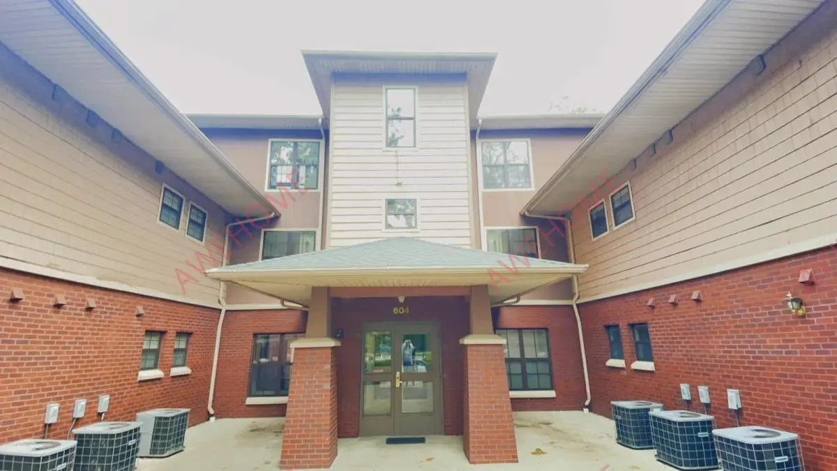 厄巴納租房Smith Apartments @ 604 W Stoughton