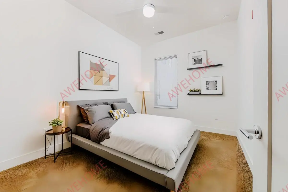 香檳租房217 South Apartments